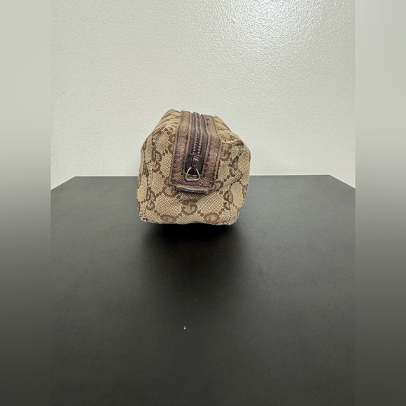 Gucci Beige and Brown Monogram GG Canvas Pouch Vintage with Leather Trim - Picture 6 of 9